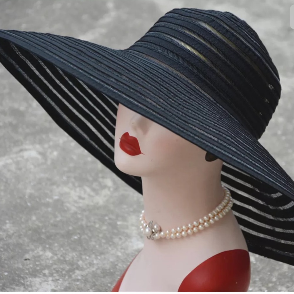 CLASSIC BLACK SUN HAT🖤